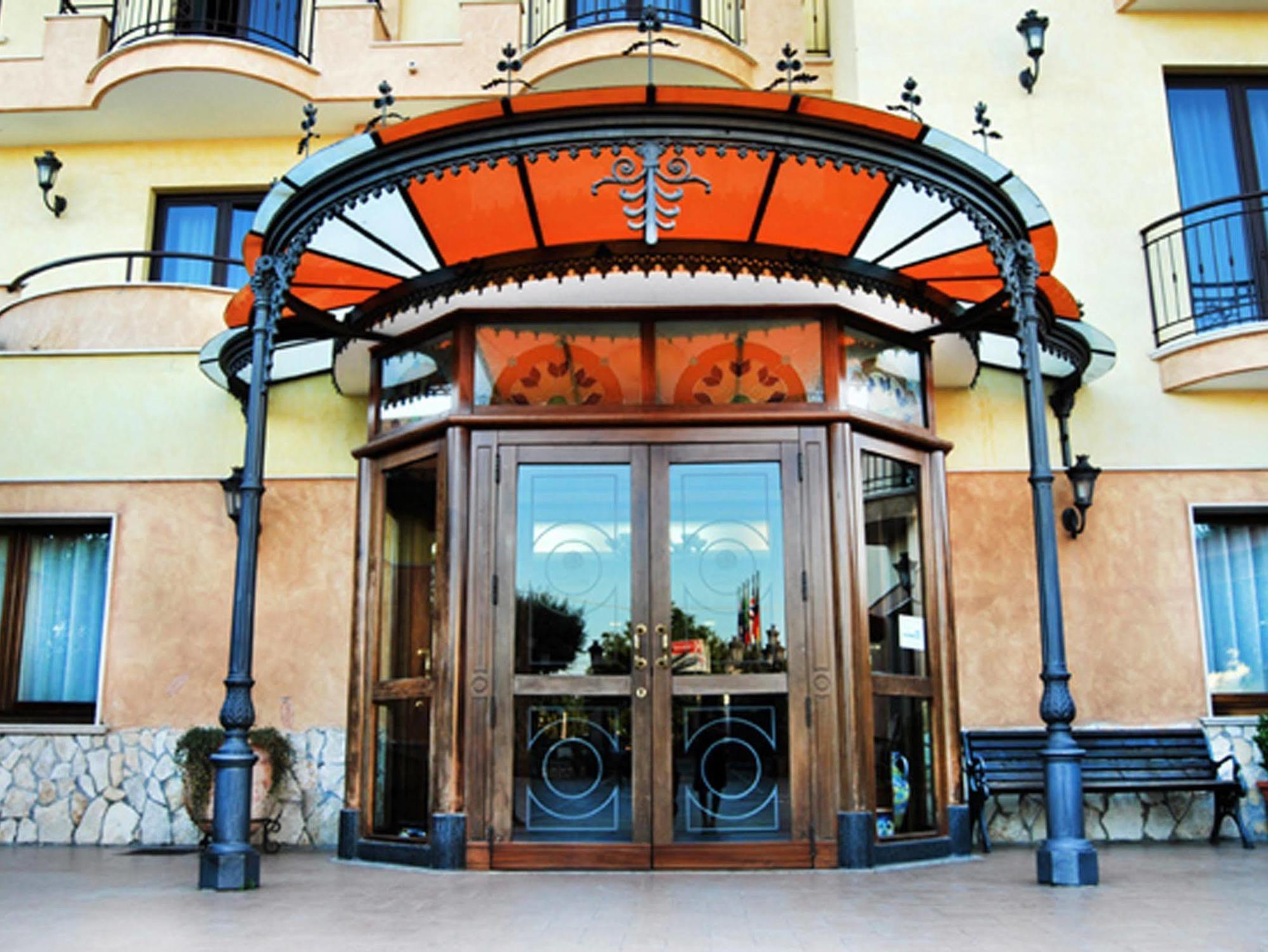 Hotel La Fayette Licola Esterno foto