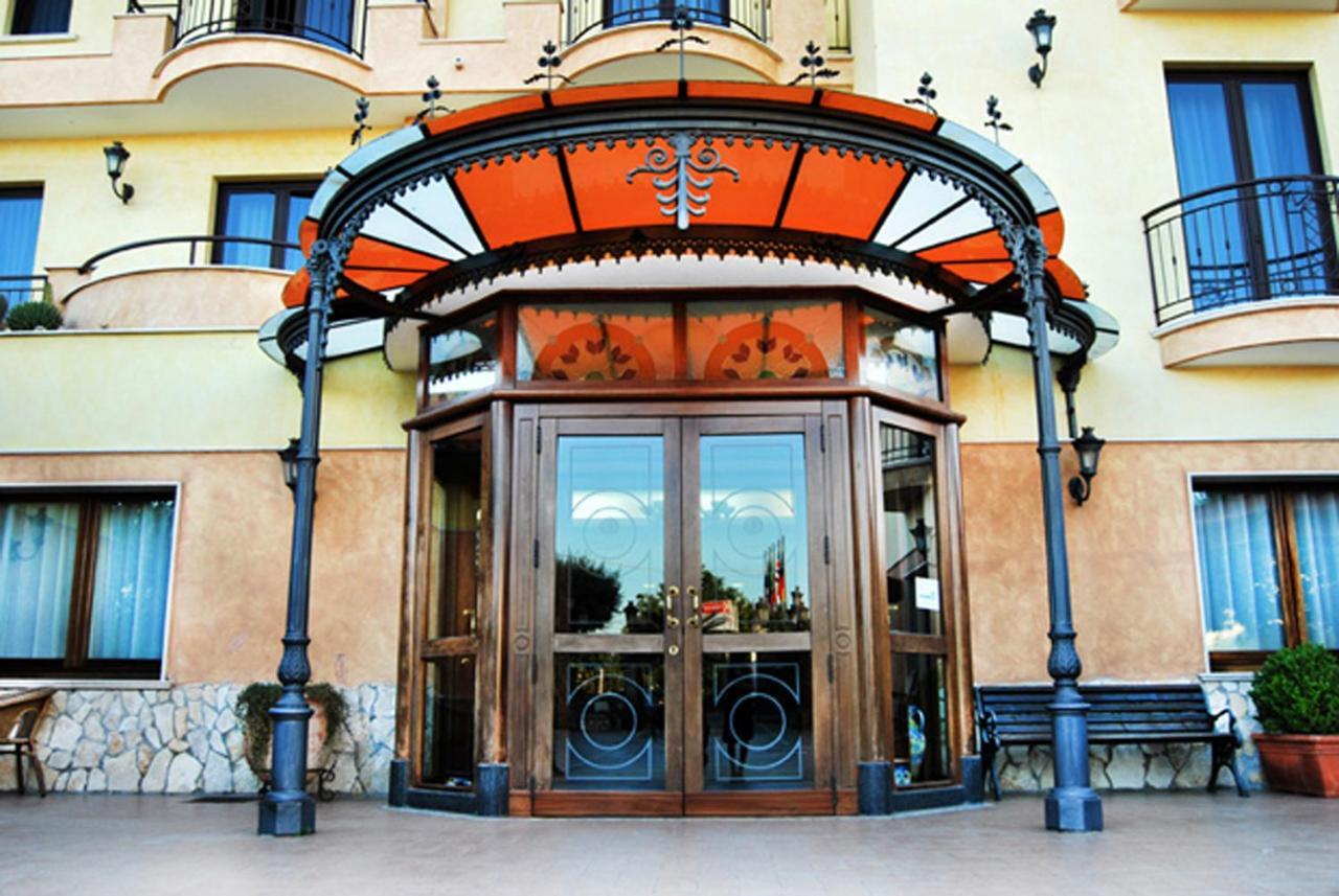 Hotel La Fayette Licola Esterno foto